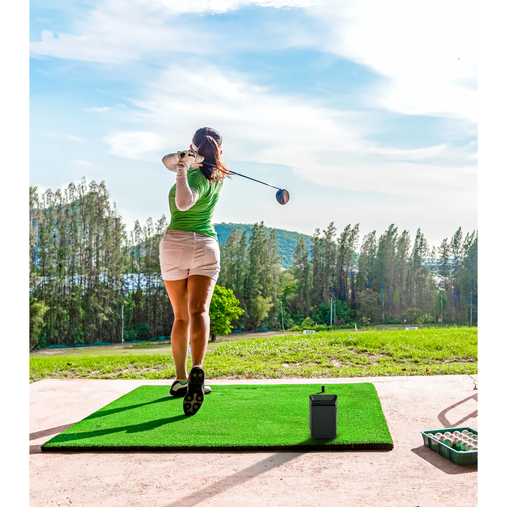 SC4 Swing Caddie Simulator + Launch Monitor