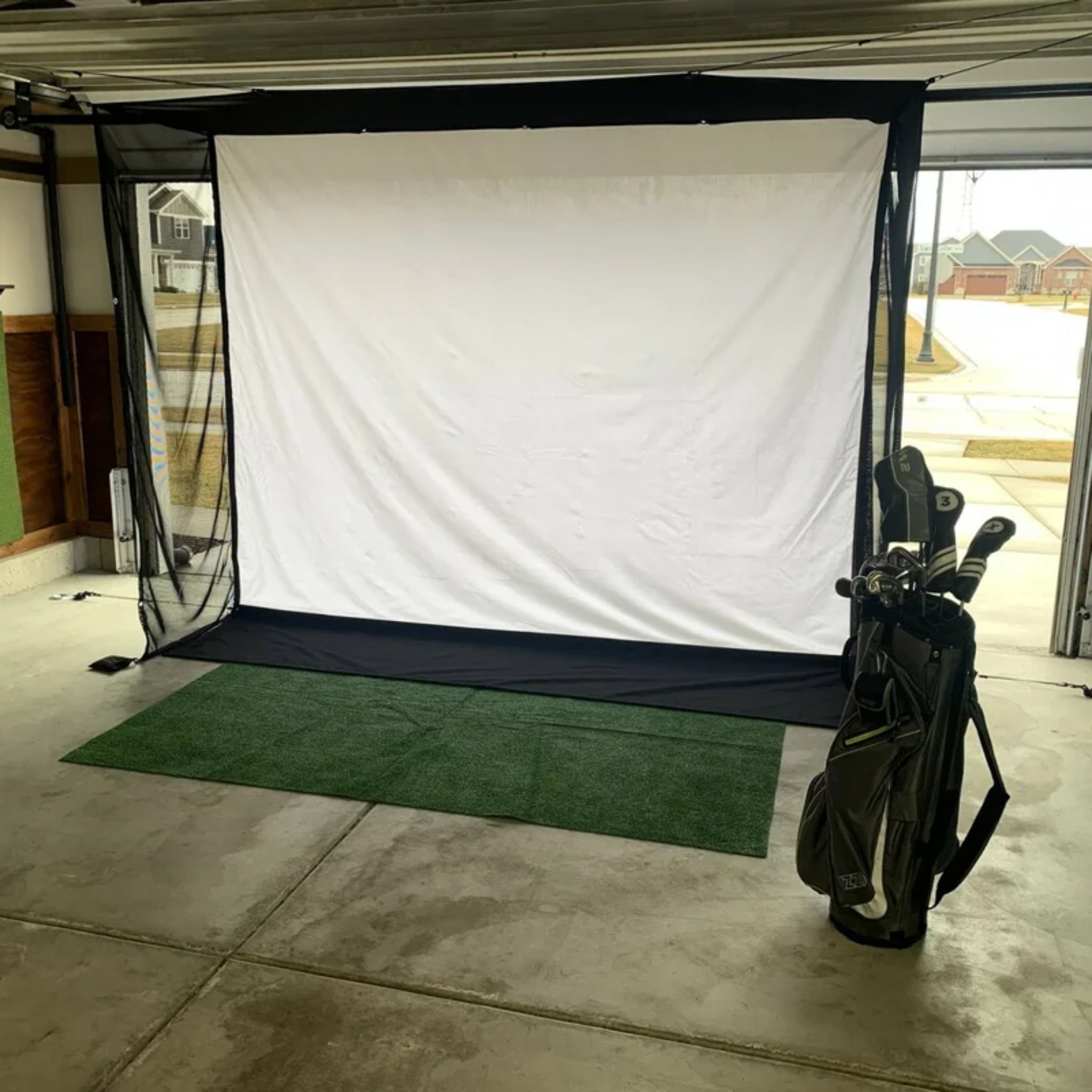 G-TRAK Retractable Sport Impact Screen